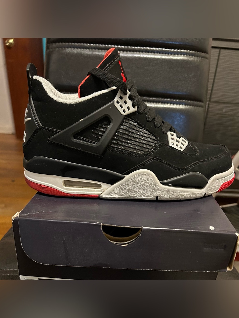 Jordan Men’s Black and Red Retro Basketball Sneakers